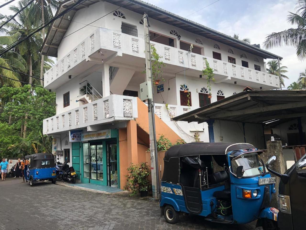 Boomerang Una With Free Scooter Bike Unawatuna Esterno foto